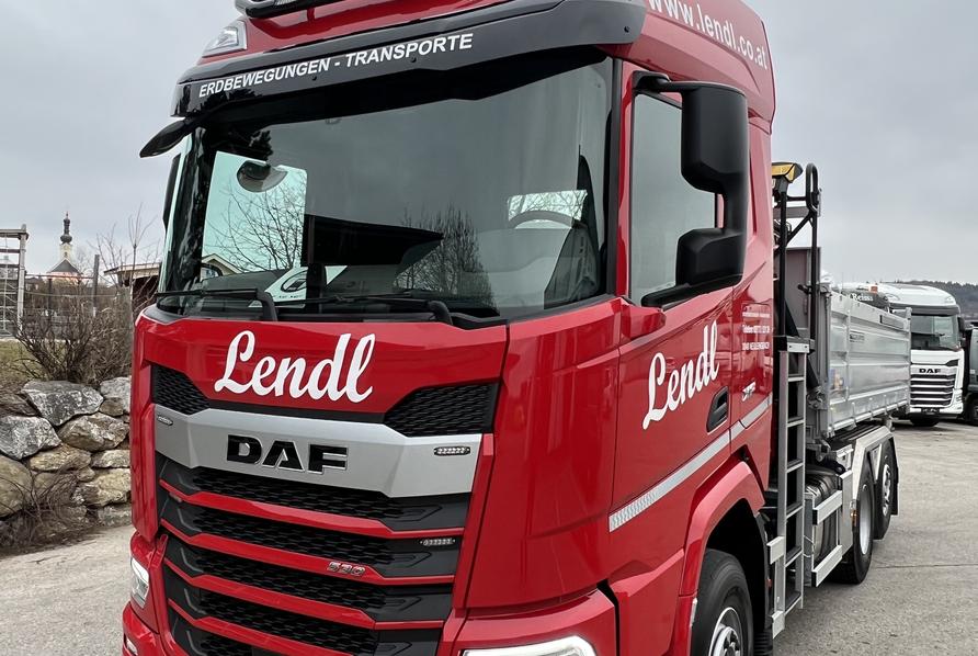 Fahrzeugauslieferung an die Firma Lendl  