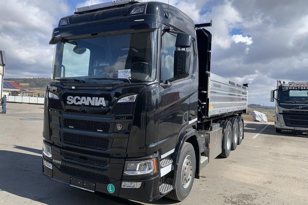Scania mit Meiller 3-Seitenkipper und abnehmbaren Heckkran 